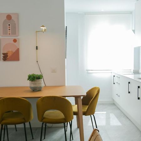 Lujoso Apartamento Con Piscina Compartida 3 Севиля Екстериор снимка