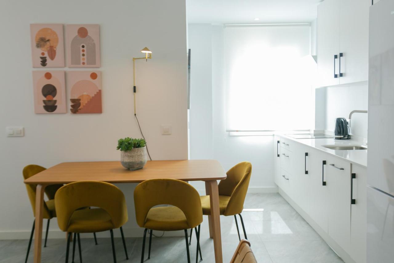 Lujoso Apartamento Con Piscina Compartida 3 Севиля Екстериор снимка